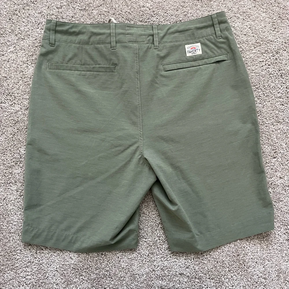 Faherty Men’s All Day Belt Loop Shorts Size 31 Olive Casual Summer Shorts